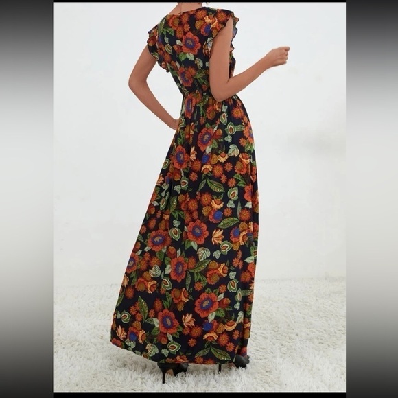 Floral maxi dress with a slit size medium - Picture 2 of 12